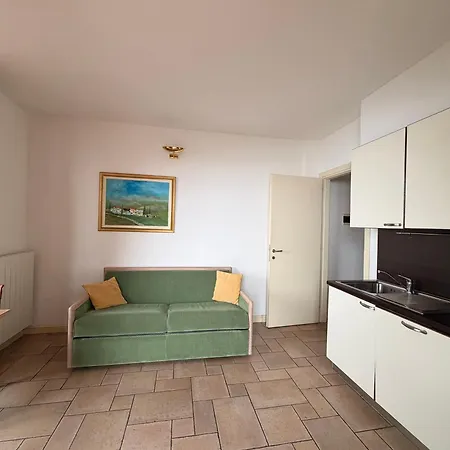 Lakeview Apartament *