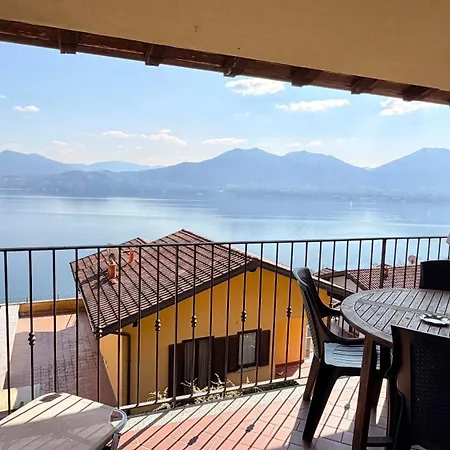Lakeview Apartment *