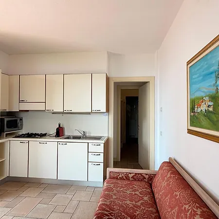 Lakeview Apartment